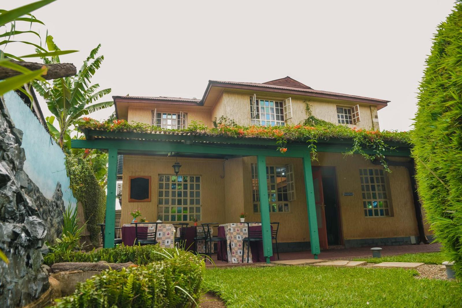 Crest Safari Lodge